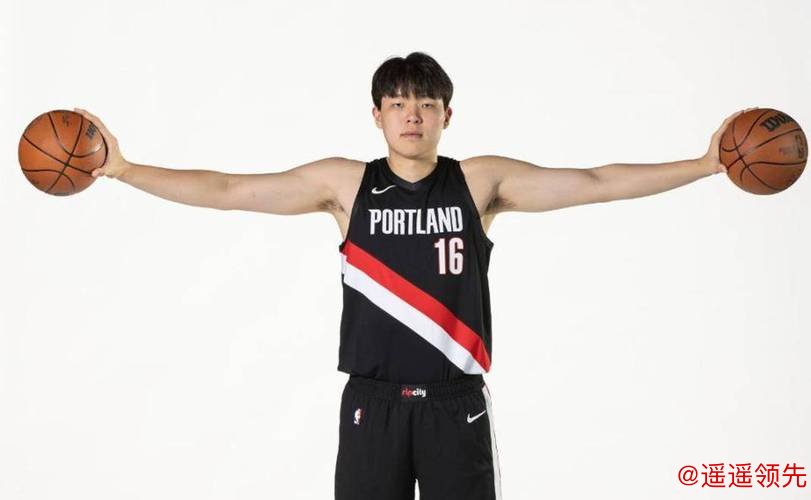 开拓者5分客胜马刺 杨瀚森防守积极