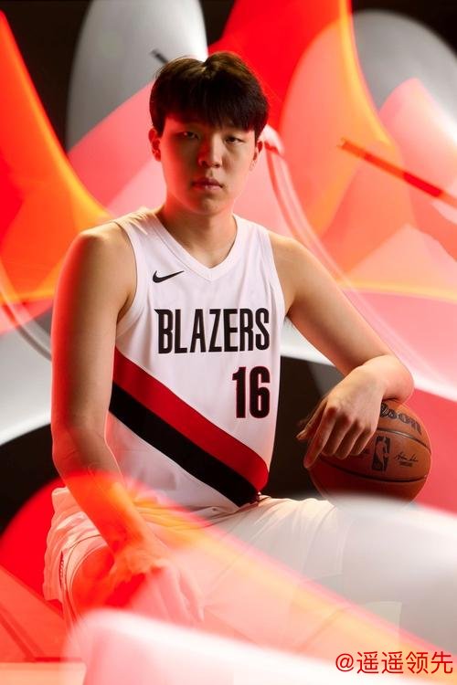 开拓者主场比赛杨瀚森依旧未能获得出场机会，队记予以认真解读