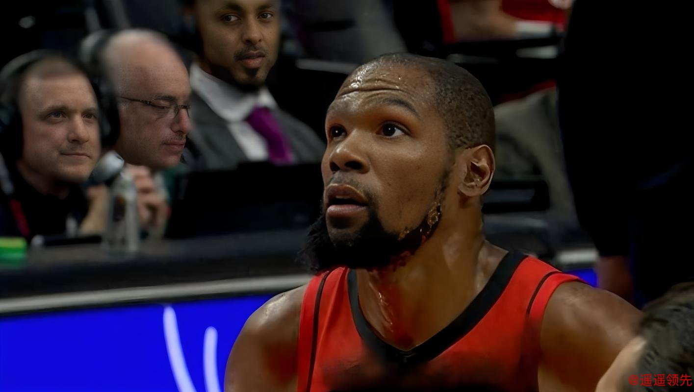 开拓者再胜火箭！杨瀚森替补2+1+1杜兰特30+12