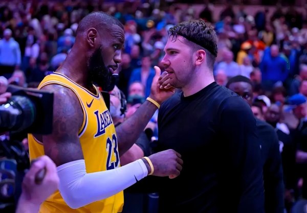 韦德体育APP 詹姆斯31+9+10东契奇27+12 湖人大胜老鹰结束三连败