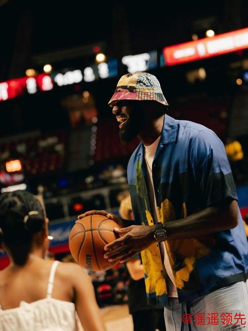 詹姆斯换唐斯？名嘴大胆提议湖人尼克斯惊天大交易，这买卖能否达成？